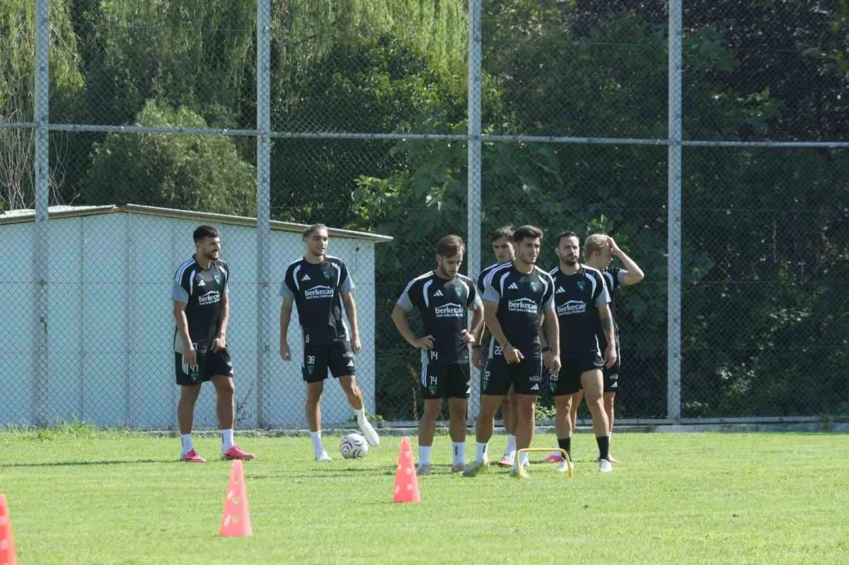 Florian Aye: Kocaelispor'da takım ruhuyla gol arayacak