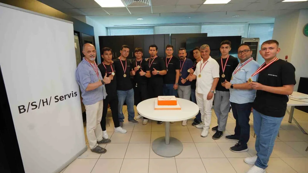 BSH Türkiye'nin Geleceğin Makine Doktorları yarışmasında kazananlar