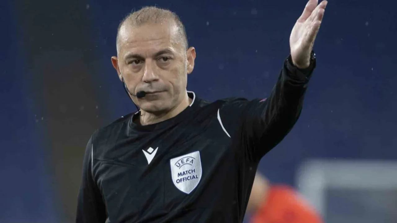 Cüneyt Çakır Rusya Futbol Federasyonu ile sözleşme imzaladı
