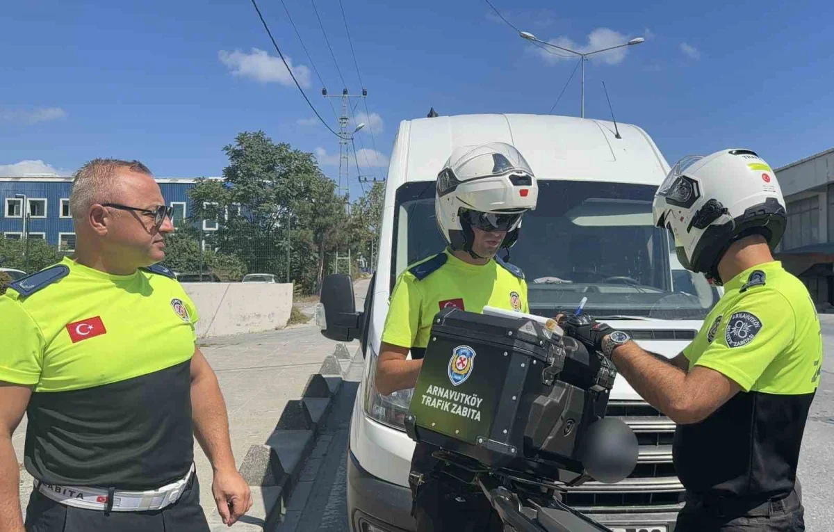 Arnavutköy'de bozuk balıkları çayıra döken şahsa 40 bin lira ceza