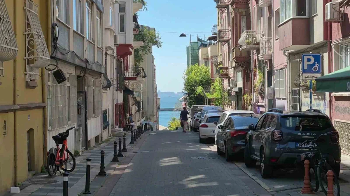 Yeldeğirmeni dünyada zirvede: İstanbul'un en havalı mahallesi