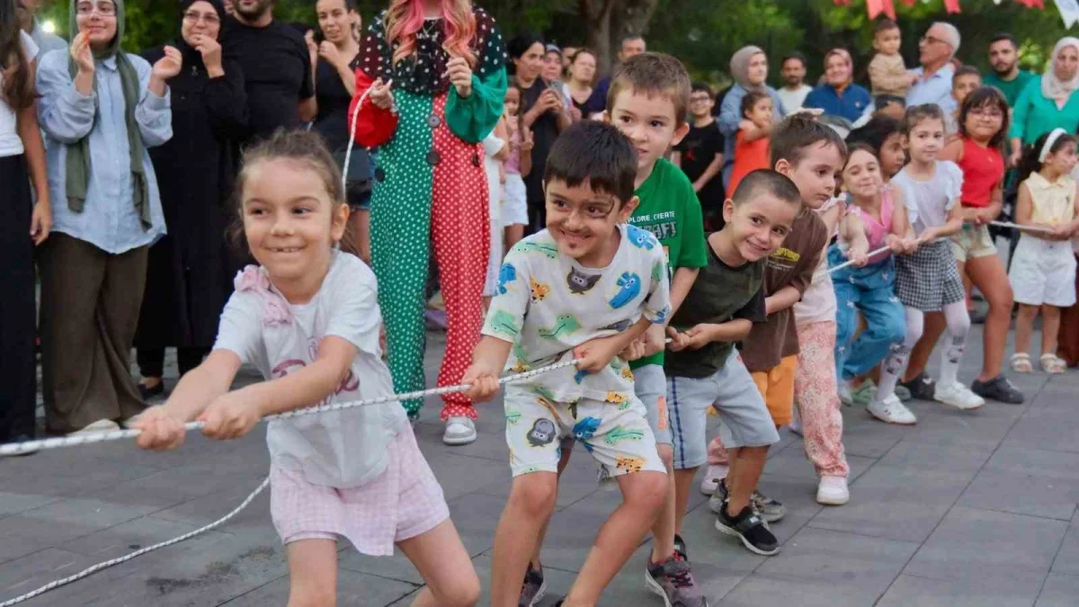 Yıldırım'da çocuk şenlikleri 24 mahallede 20 bin çocuğa ulaştı