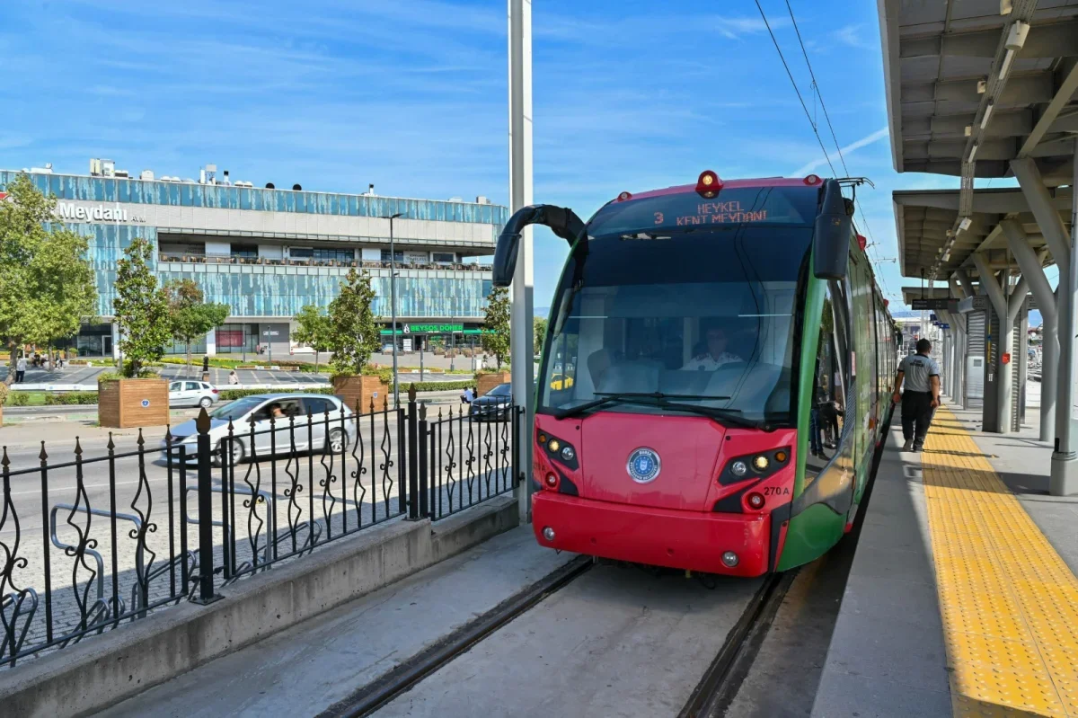 Bursa'da BURULAŞ ağustosta 21 milyon 150 bin yolcu taşıdı