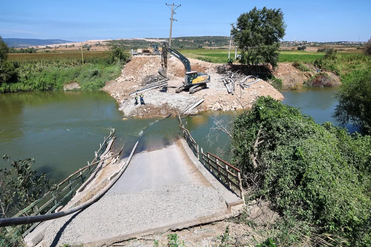 Karacabey'de altyapı, köprü ve yol yatırımları yerinde incelendi