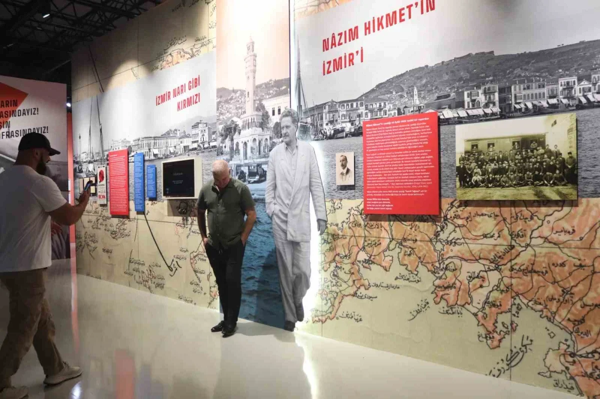 İzmir'de Nazım Hikmet-Romantika sergisi sanatseverlerle buluştu