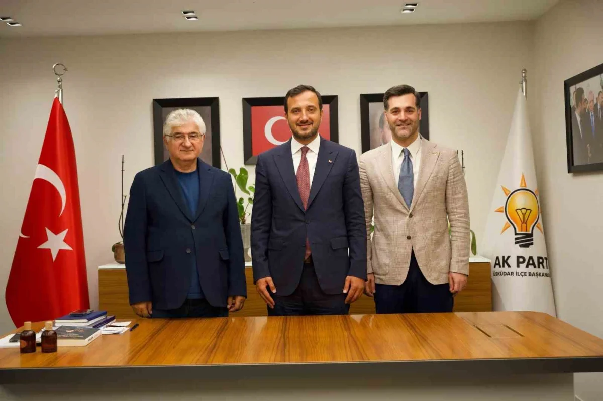 Üsküdar'da 4 CHP'li meclis üyesi AK Parti'ye geçti