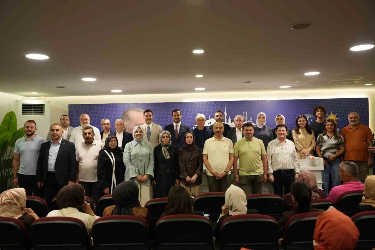 Üsküdar'da 4 CHP'li meclis üyesi AK Parti'ye geçti