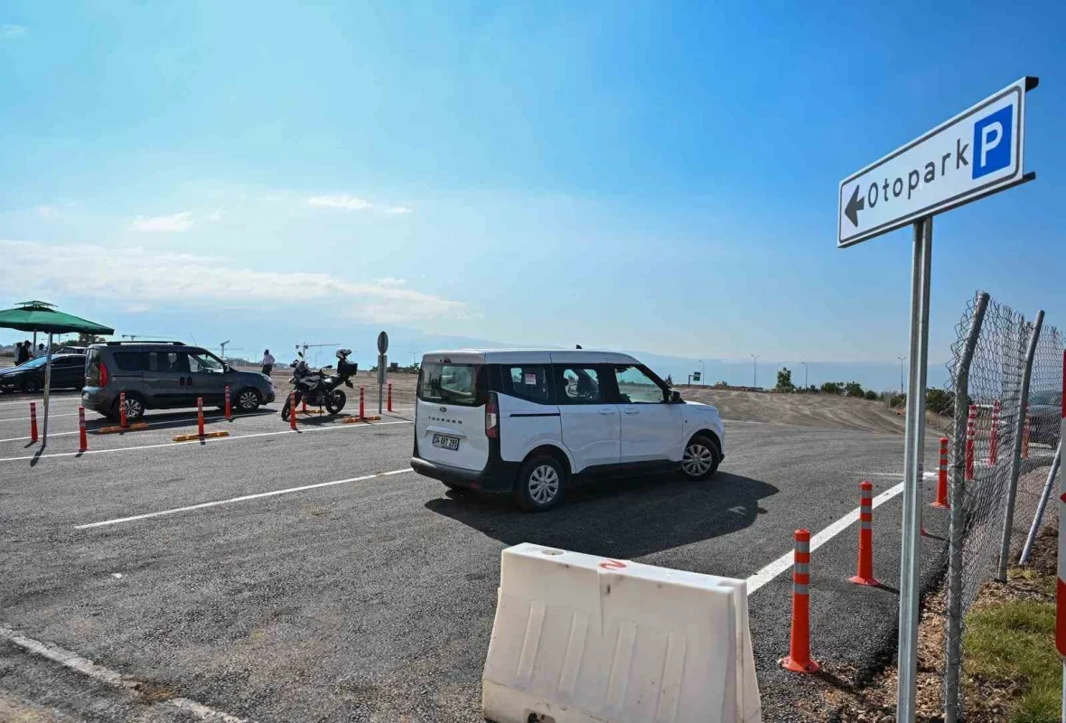 Bursa Şehir Hastanesi'ne 1250 araçlık yeni otopark açıldı