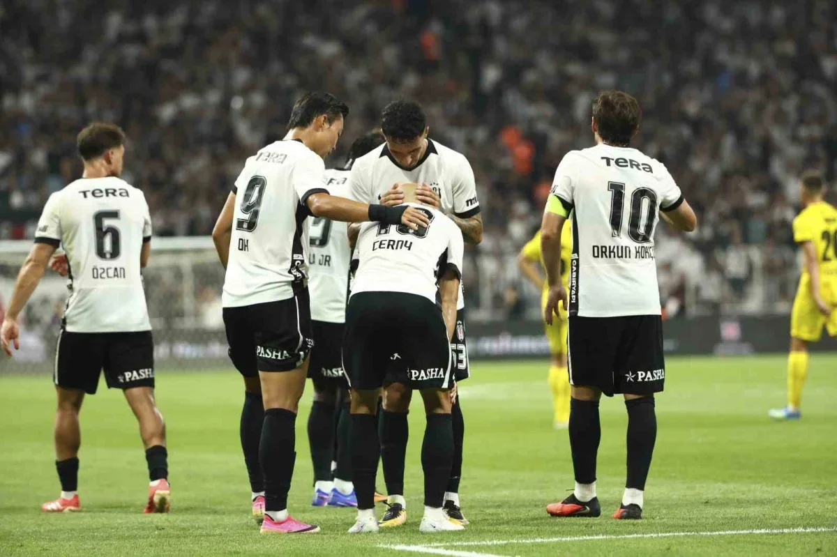 Beşiktaş, derbide Fenerbahçe'ye konuk olacak