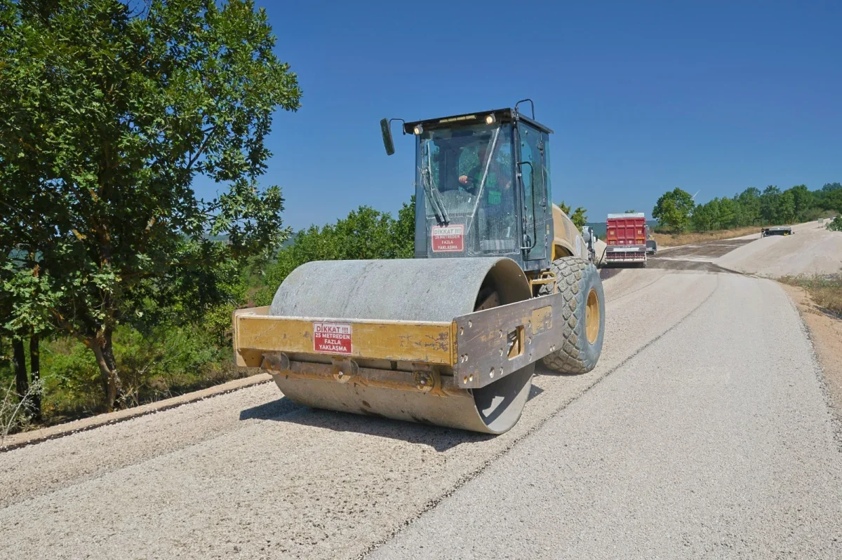 Bursa'da 4 ilçede 32,5 kilometrelik yol yenileme başladı