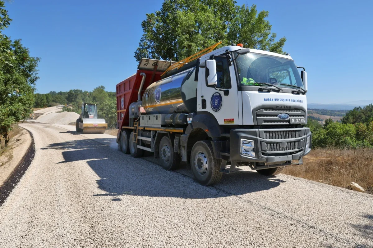 Bursa'da 4 ilçede 32,5 kilometrelik yol yenileme başladı