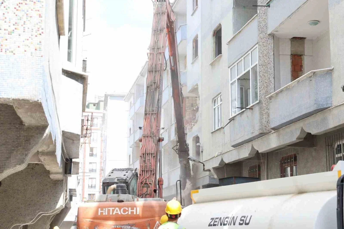 Sultangazi'de kentsel dönüşüm: Mavi Evler Sitesi yenileniyor
