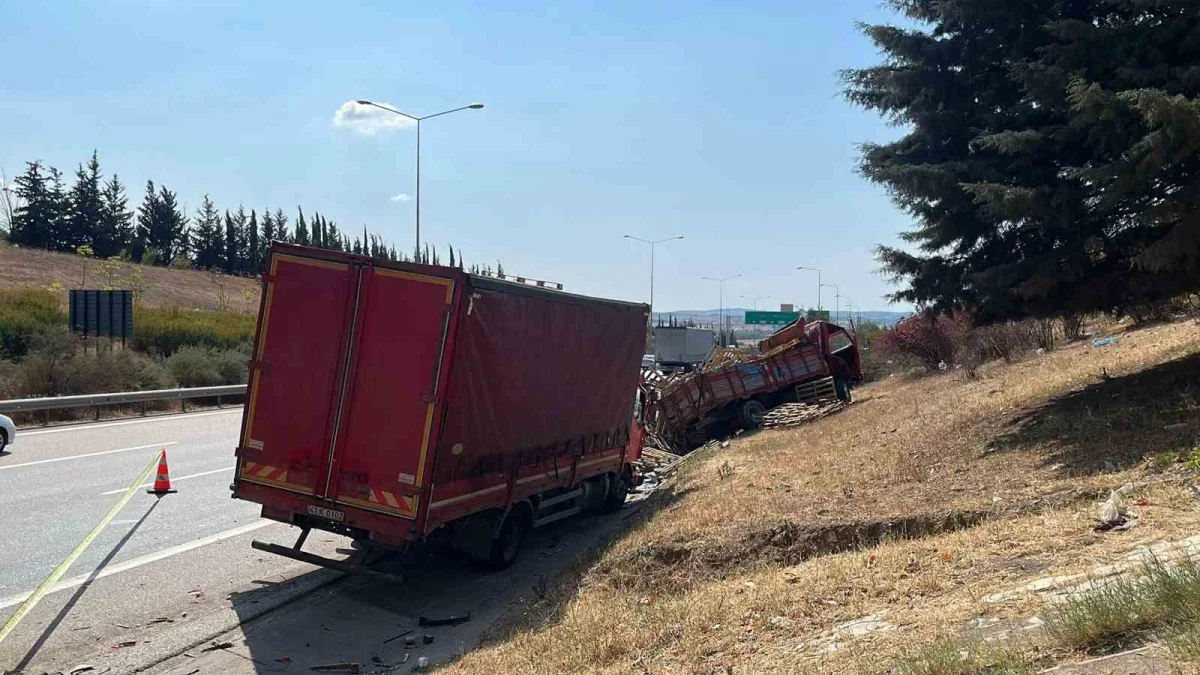 Bursa otoyolunda feci kaza: Emniyet şeridinde can verdi