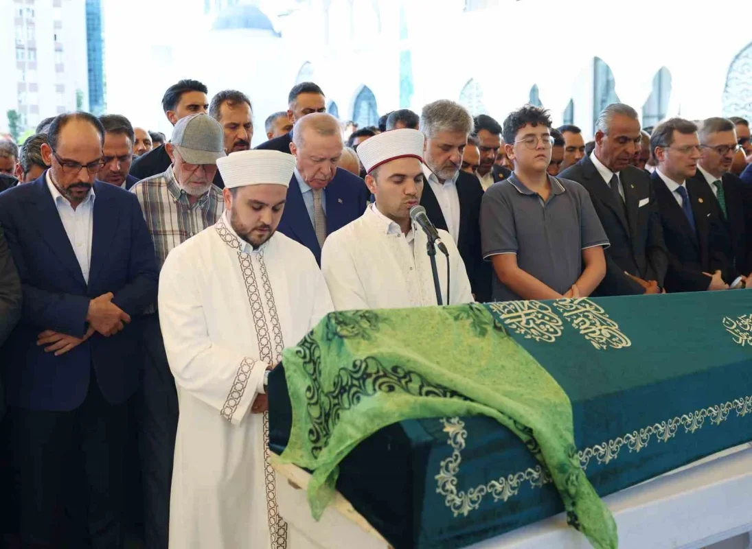 Erdoğan, Abdülkadir Emin Önen'in kızının cenazesine katıldı
