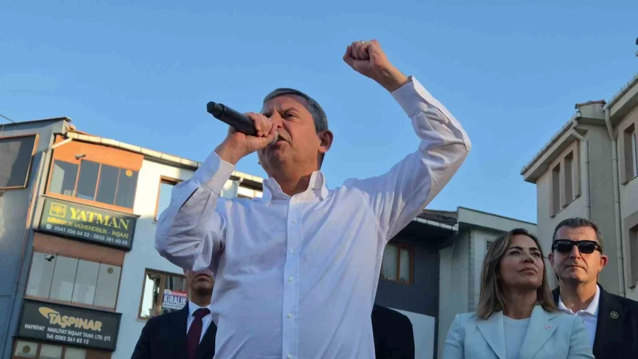 Özgür Özel Tekirdağ'da halka seslendi: "Hep beraber yürüyoruz"