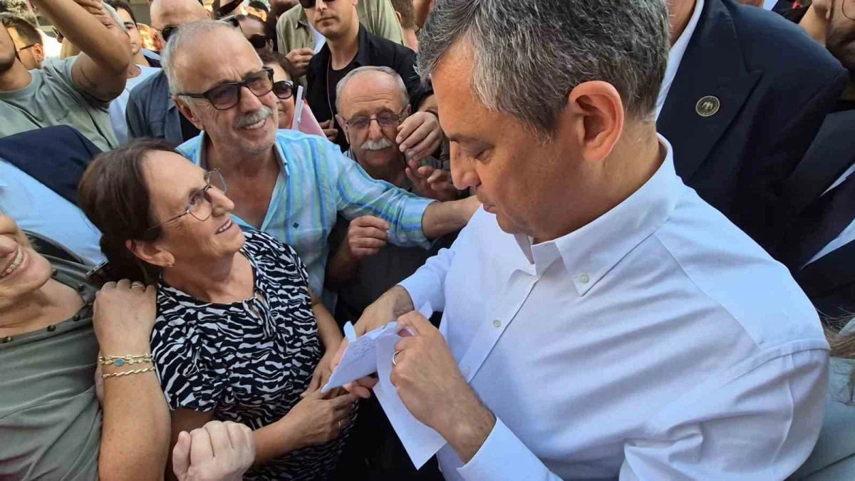 Özgür Özel Tekirdağ'da halka seslendi: "Hep beraber yürüyoruz"
