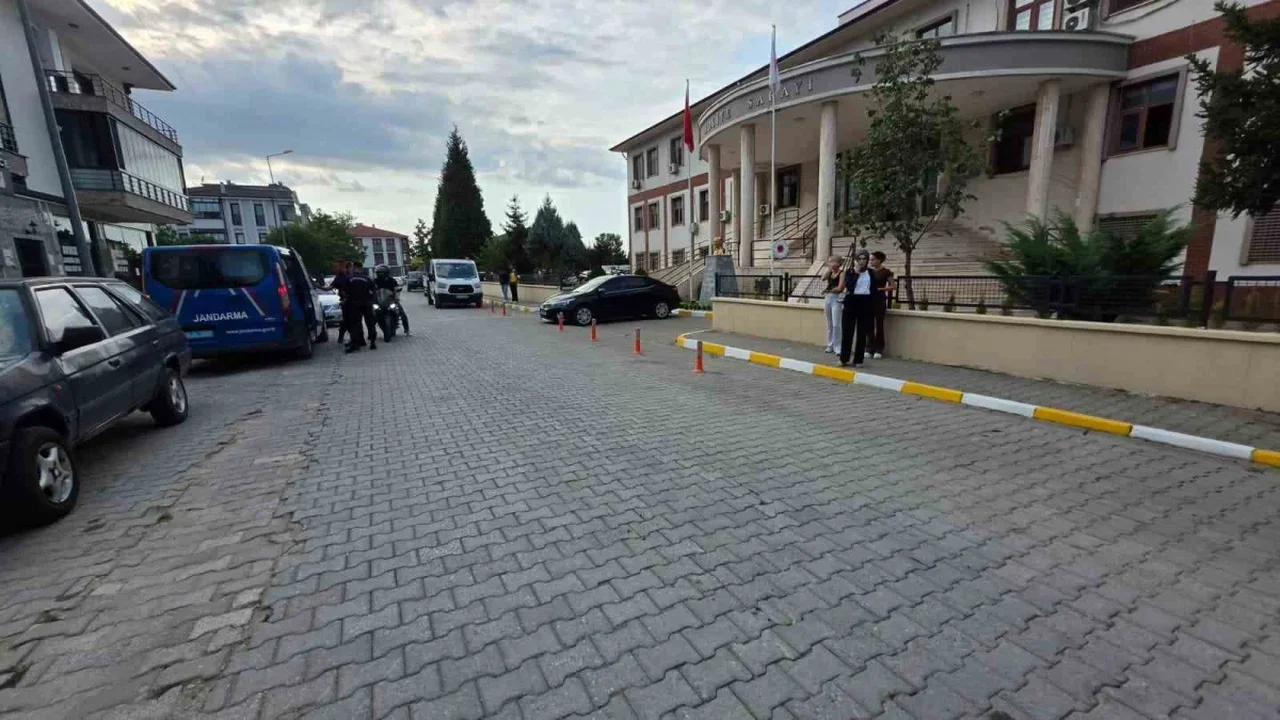 Sakarya Akyazı'da eşini bıçaklayan şüpheli tutuklandı