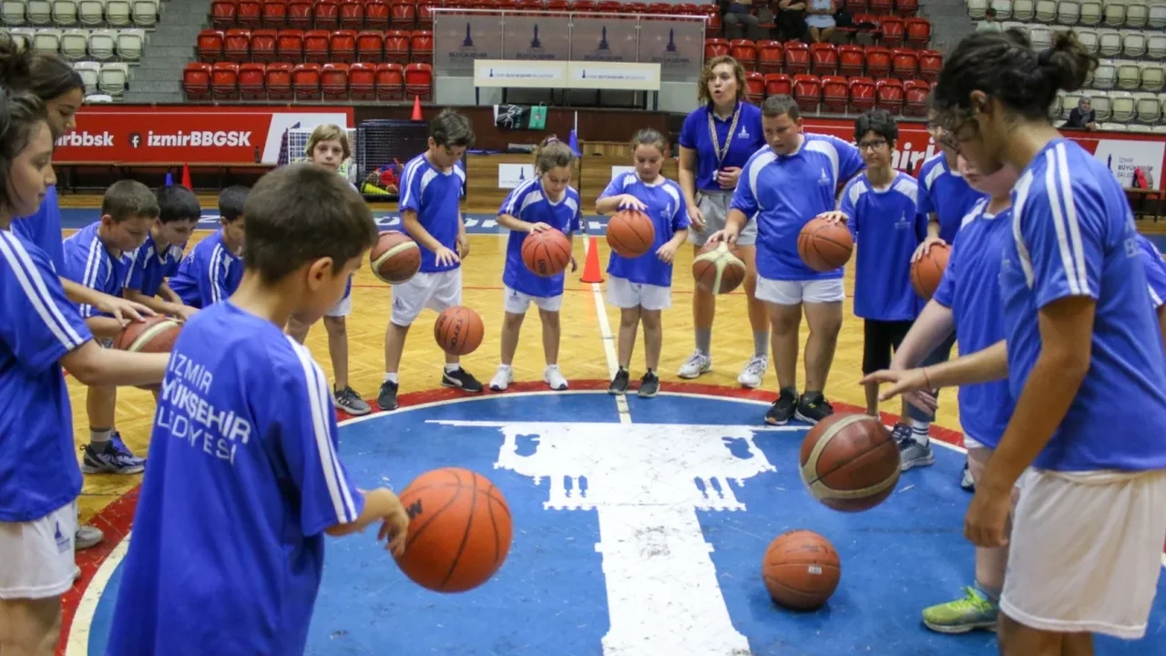 İzmir Kış Spor Okulları kayıtları 8 Eylül'de başlıyor
