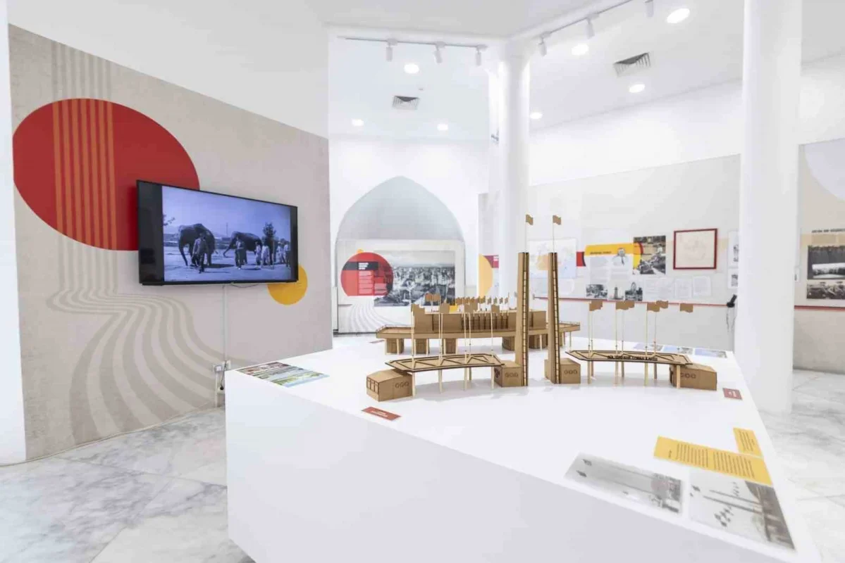 Kültürpark 90 Yaşında sergisi İzmir'de ziyaretçilere açıldı