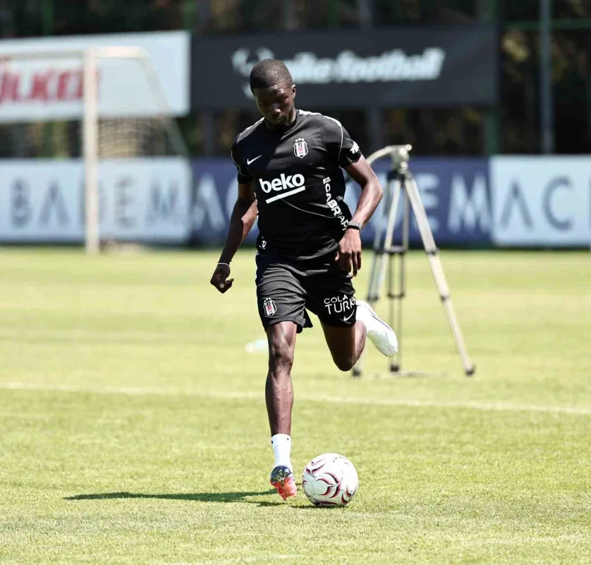 Beşiktaş transfer döneminde 10 oyuncu aldı, 16 isimle ayrıldı