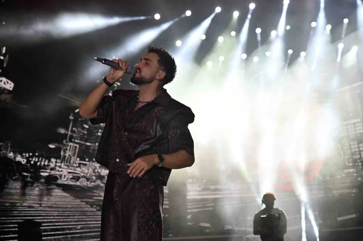 Çanakkale Kültür Yolu Festivali'nde Sefo sahneye çıktı