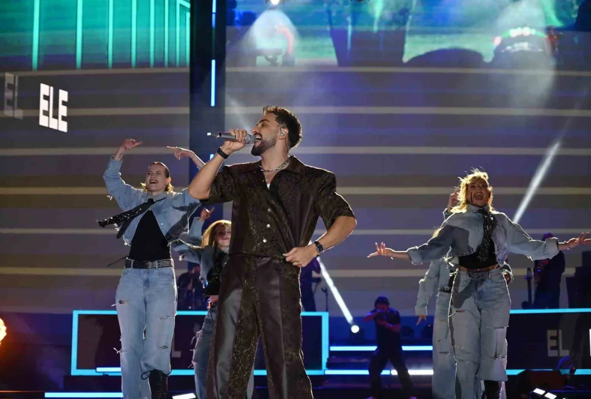 Çanakkale Kültür Yolu Festivali'nde Sefo sahneye çıktı