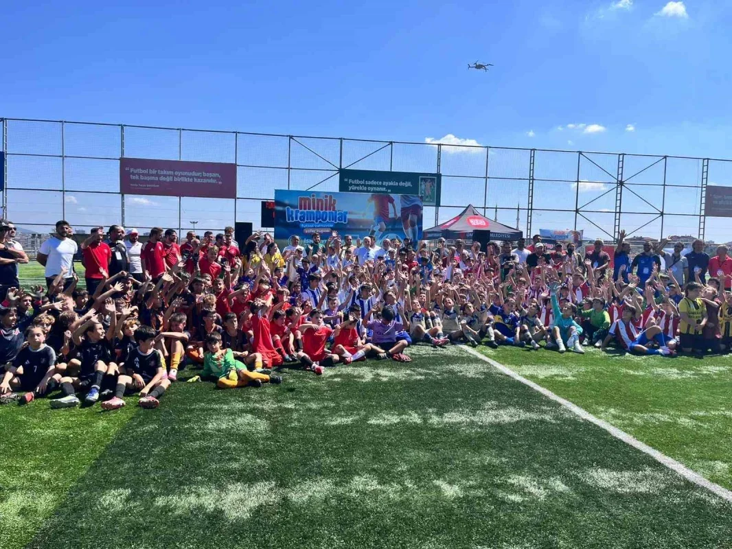Ümraniye'de Minik Kramponlar Zafer Kupası'nda ter döktü