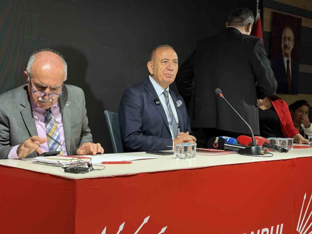 Gürsel Tekin: CHP belediyelerine dokunmak kolay olmayacak