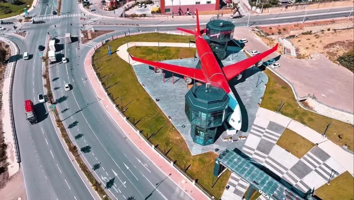 UçakPark Bilim Merkezi'ndeki uçakta çıkan yangın söndürüldü