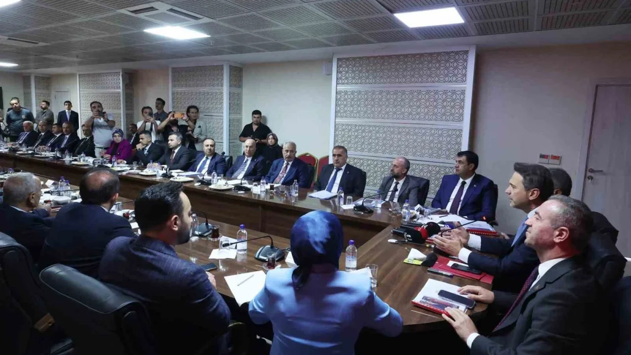 Bakan Bayraktar: Hakkari maden ve enerjide yıldız olacak