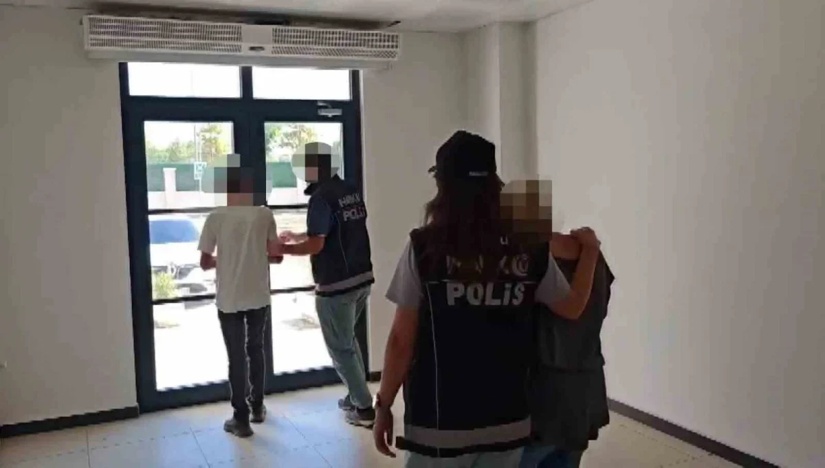 Kocaeli'de fırının alt bölümünden uyuşturucu ve 65 bin lira çıktı