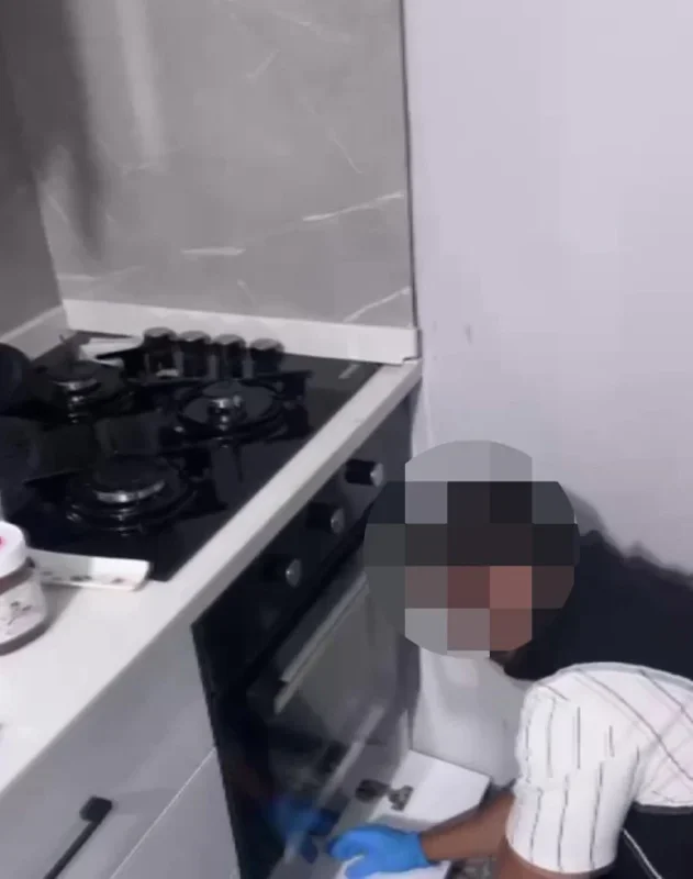 Kocaeli'de fırının alt bölümünden uyuşturucu ve 65 bin lira çıktı