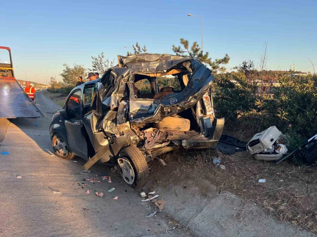 Kuzey Marmara Otoyolu'nda tır hafif ticari araca çarptı: 6 yaralı