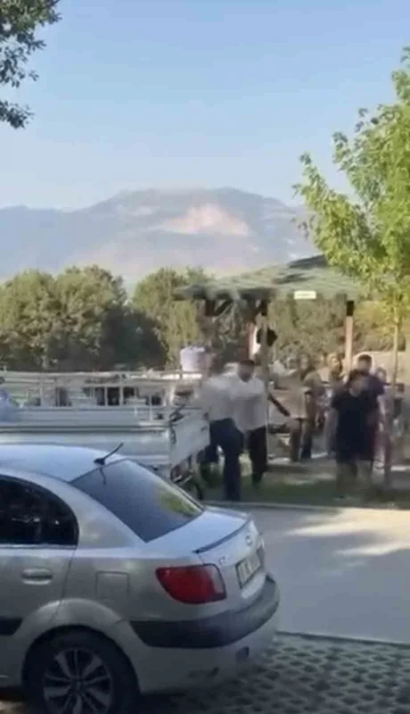 Cumalıkızık Kent Parkı'nda iki aile arasında kavga çıktı