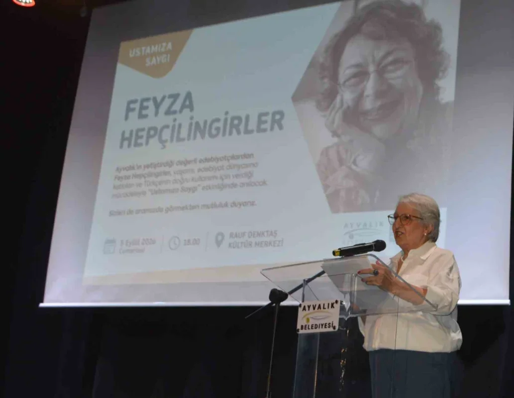 Ayvalık'ta Feyza Hepçilingirler'e "Ustamıza Saygı" gecesi