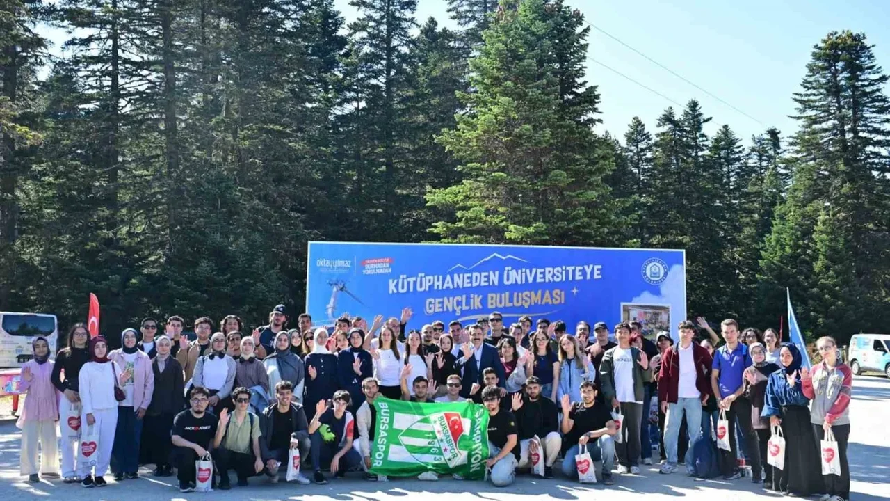 Yıldırım Belediyesi, YKS'yi kazanan gençleri Uludağ'da ağırladı