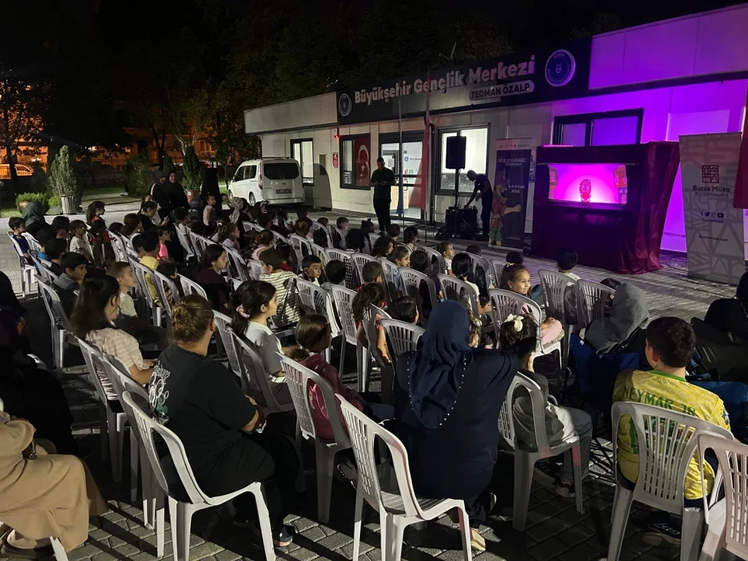 Bursa'da 2'nci Kukla ve Karagöz Buluşması 7 noktada yapıldı