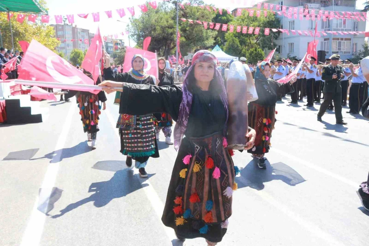 Balıkesir kurtuluşunda tülütabaklar yine ilgi odağı oldu