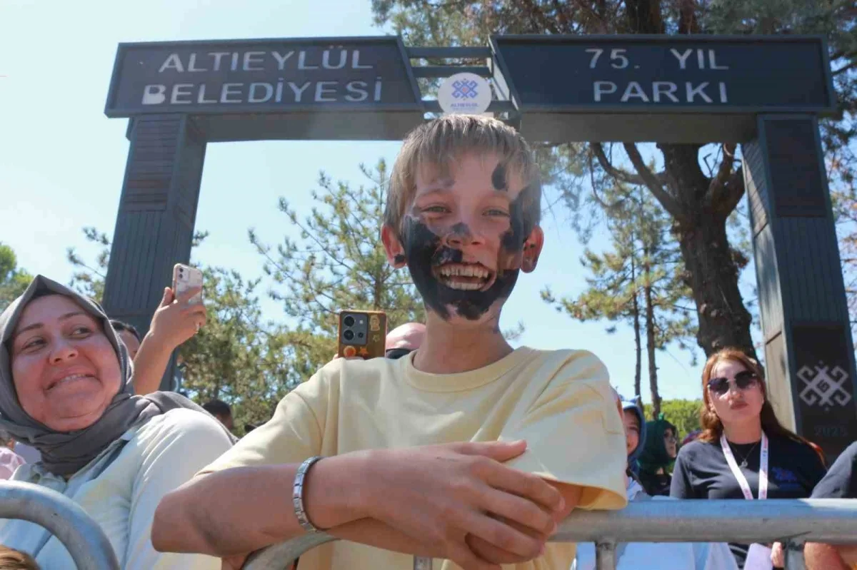 Balıkesir kurtuluşunda tülütabaklar yine ilgi odağı oldu