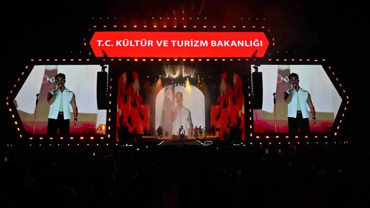 Gökhan Türkmen, Çanakkale Kültür Yolu Festivali'ni coşturdu