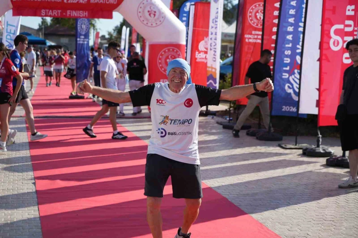 Edirne Maratonu'nda 1071 sporcu Selimiye'de koştu