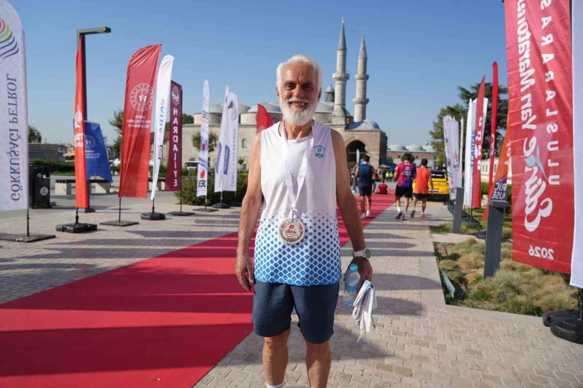 Edirne Maratonu'nda 1071 sporcu Selimiye'de koştu