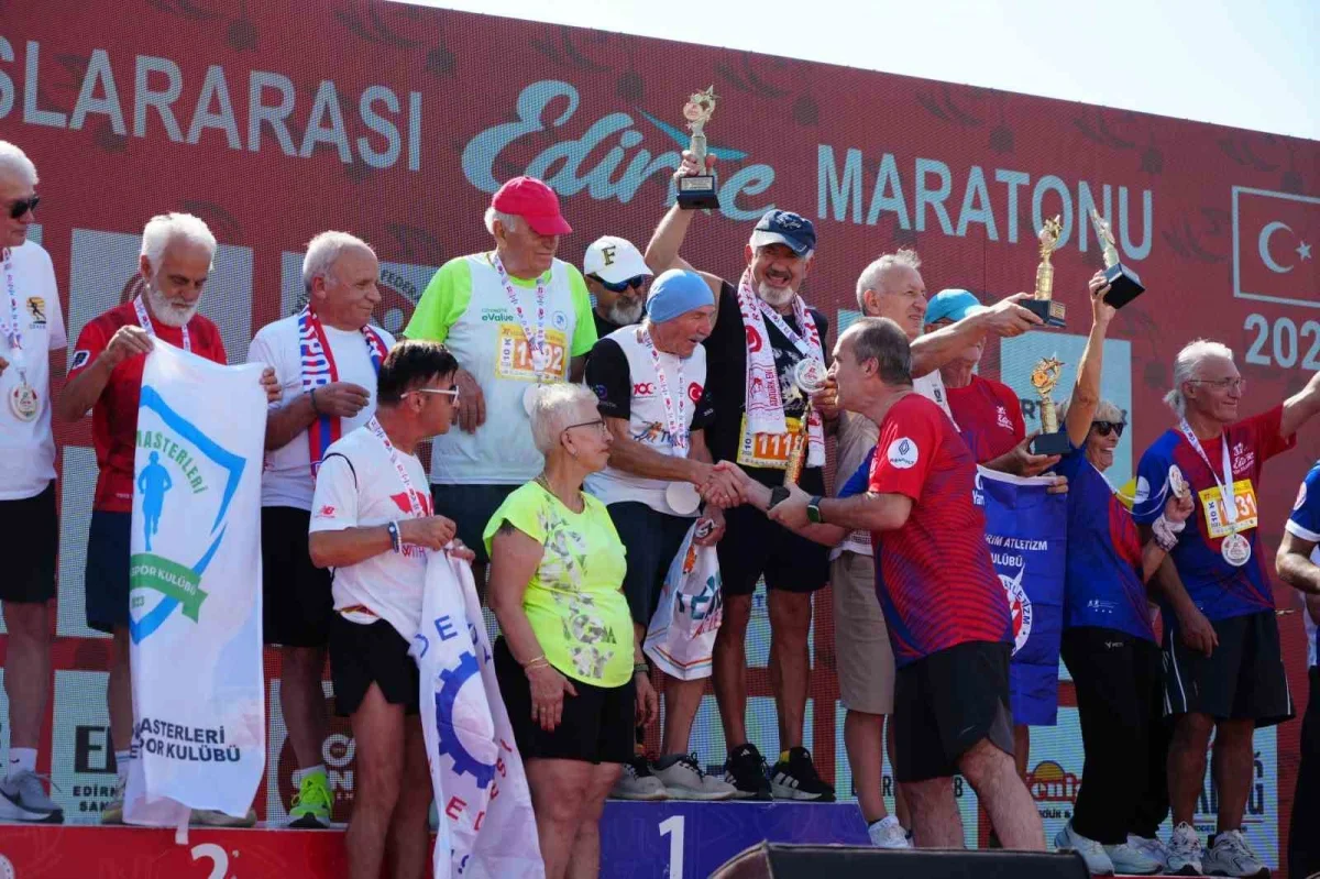Edirne Maratonu'nda 1071 sporcu Selimiye'de koştu