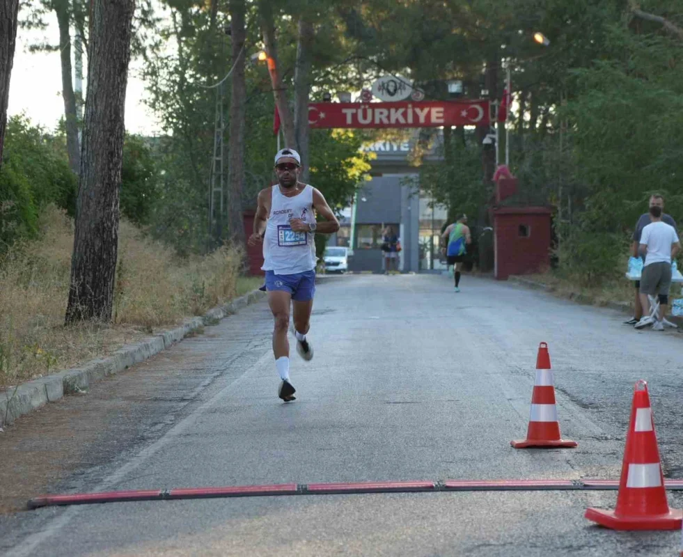Edirne Maratonu'nda 1071 sporcu Selimiye'de koştu