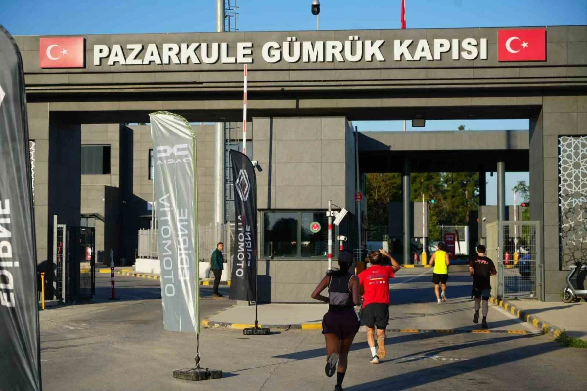 Edirne Maratonu'nda 1071 sporcu Selimiye'de koştu