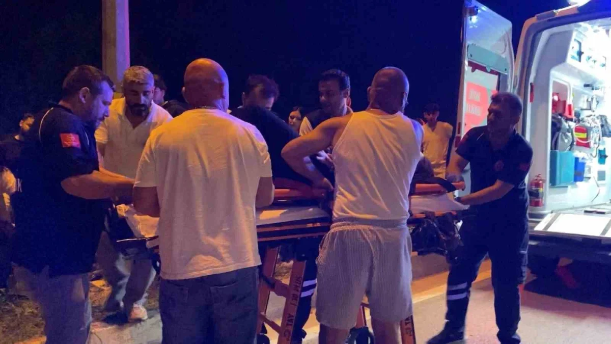İnegöl'de kamyonetle çarpışan otomobil takla attı: 2 yaralı