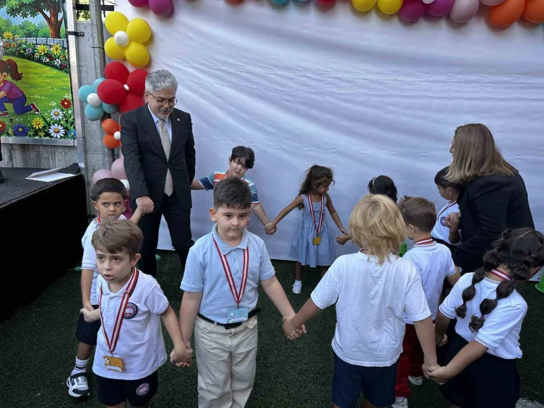 İstanbul'da minik öğrenciler Uyum Haftası'nda okulla buluştu