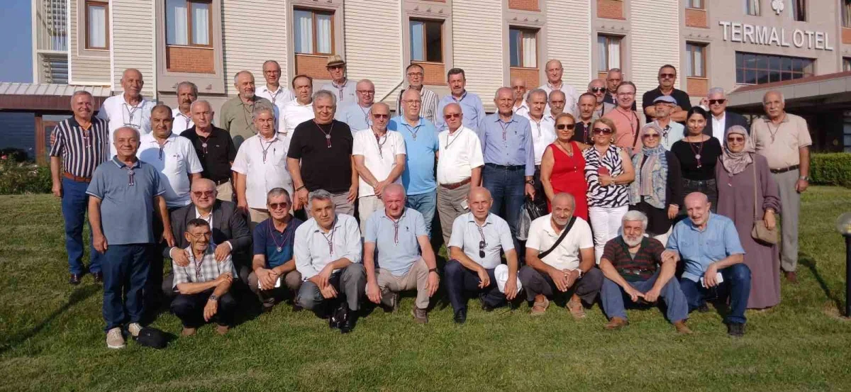 Arifiye Öğretmen Lisesi mezunları 50 yıllık dostluğu tazeledi