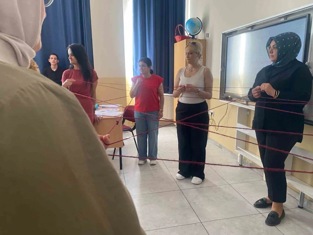 Ankara'da okullarda Uyum Haftası başladı: İlk zil çaldı