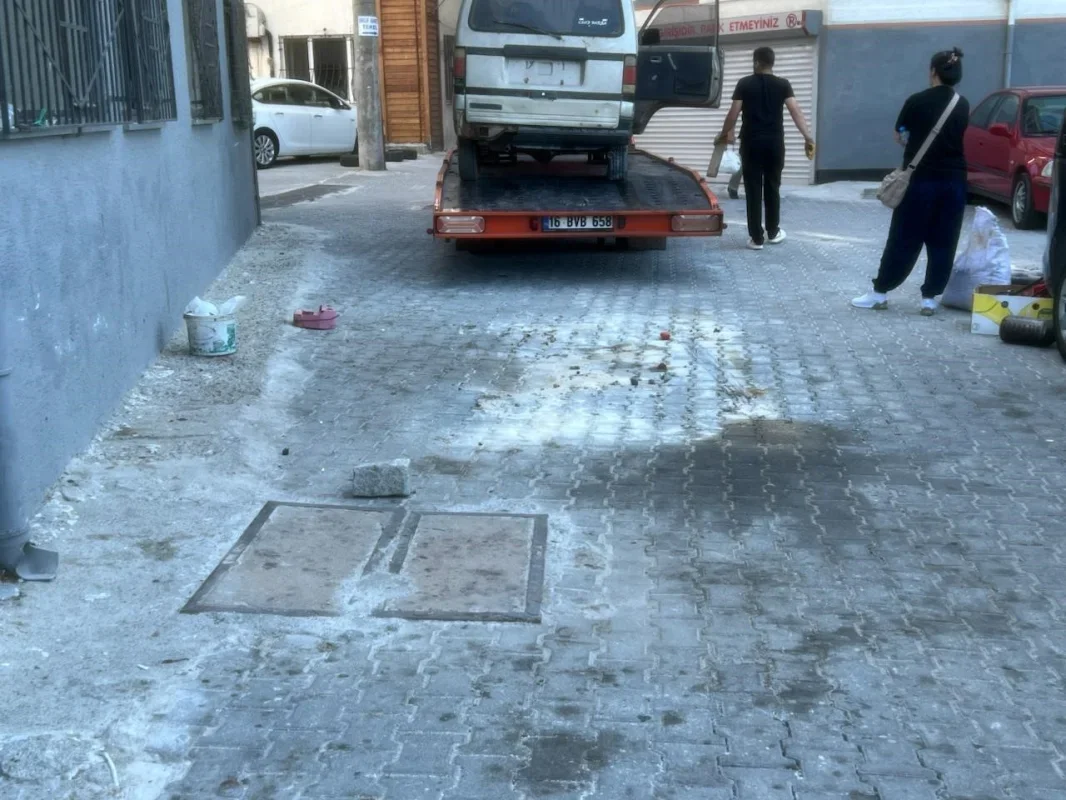 Bursa'da seyyar satıcı denetiminde arbede: Zabıta yaralandı